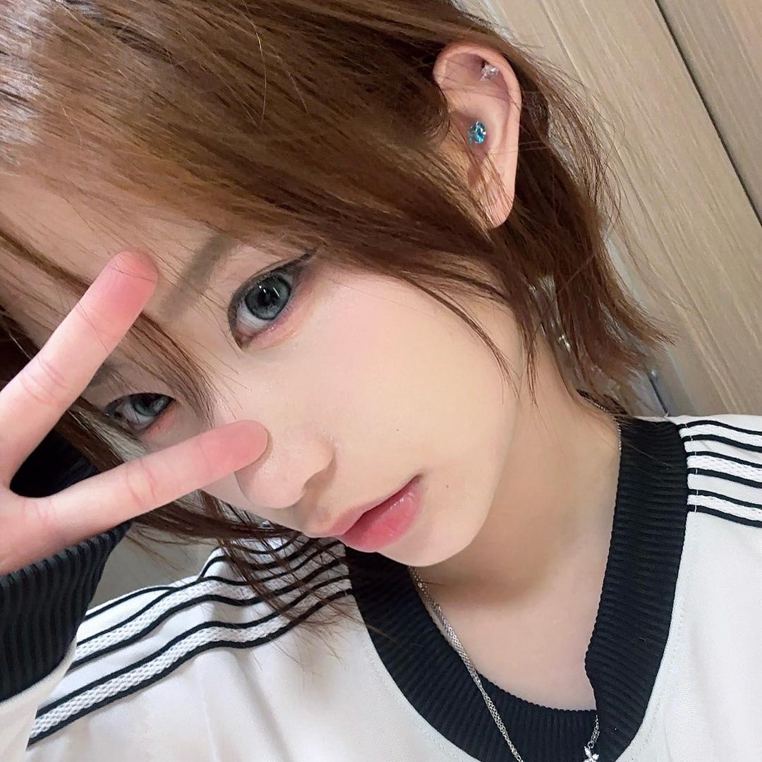 贝贝.