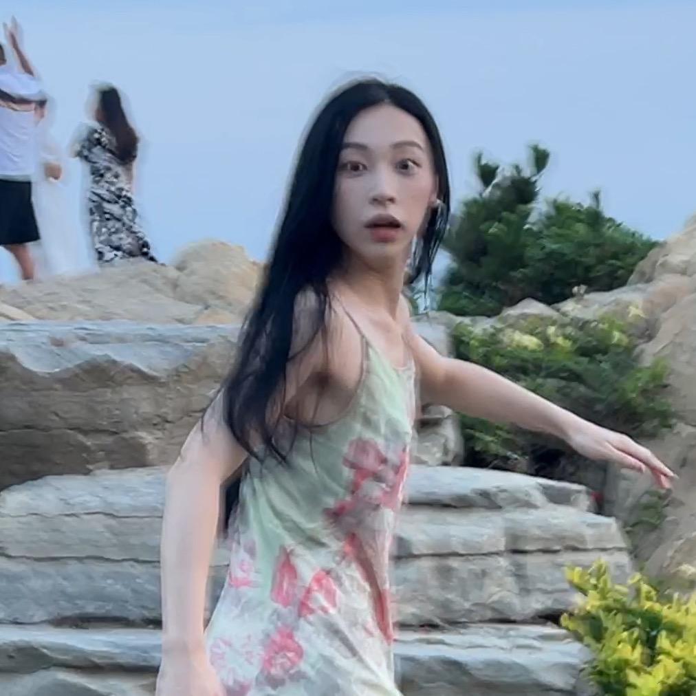 鲍一丝
