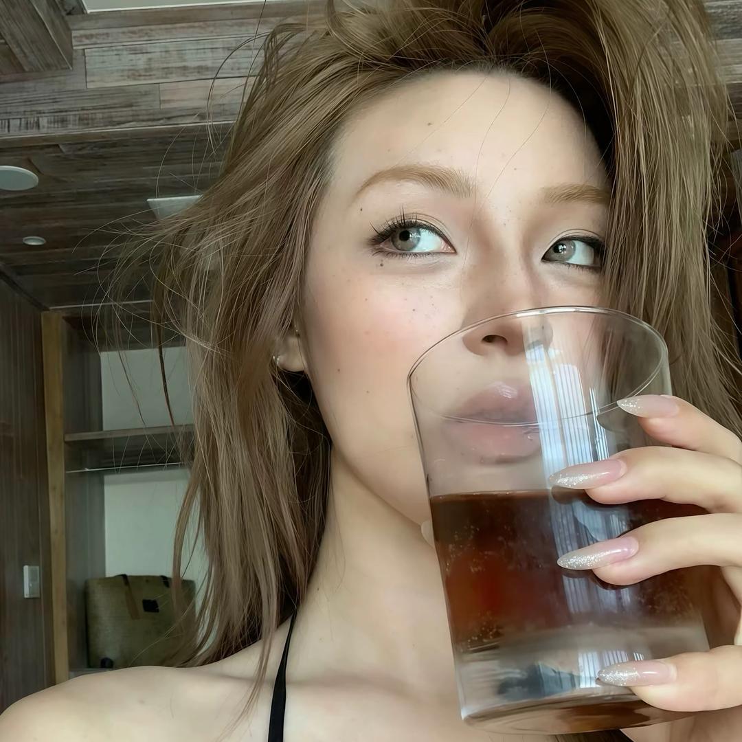 威妮.