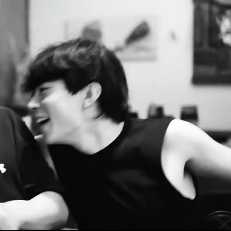 我 亦🦶踹 飞你🐎