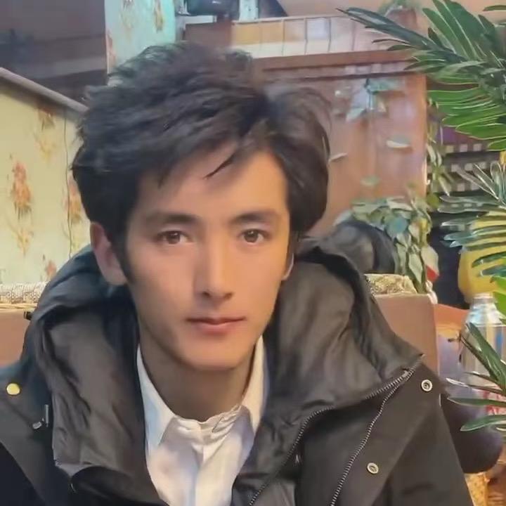 当，阿，布，宁，中