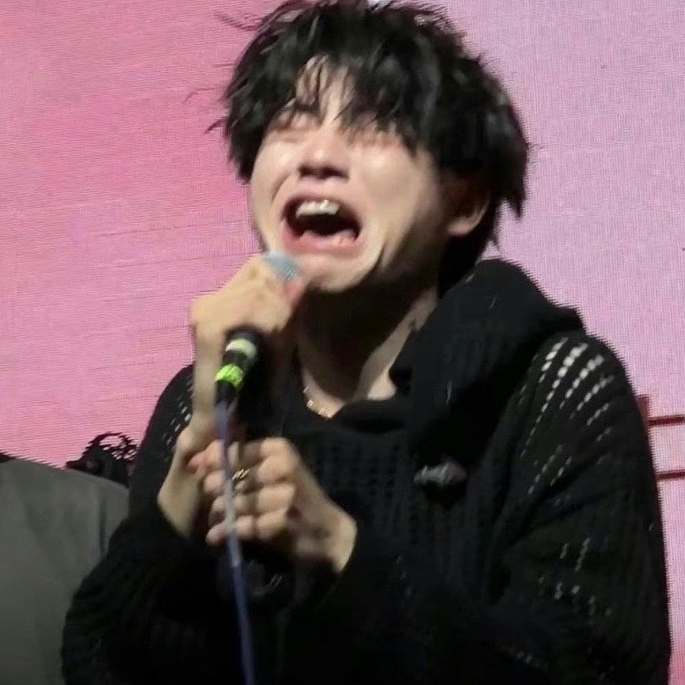 🍍焖饼小鱼（不要连赞！！！！）