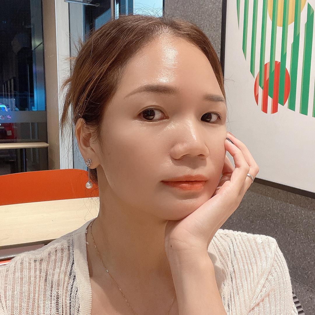 瑜伽小姐姐