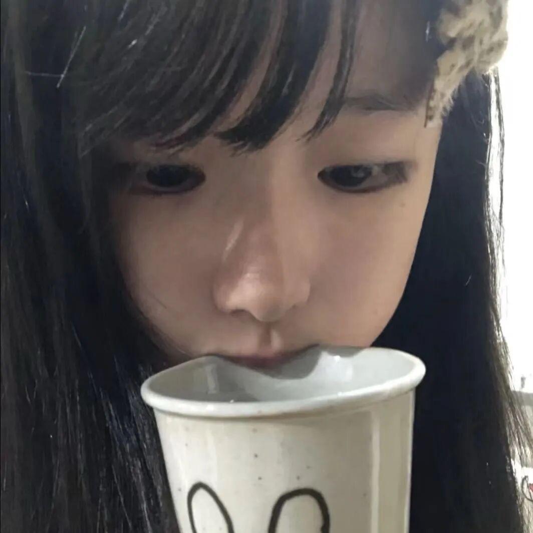 ˃ ˄ ˂