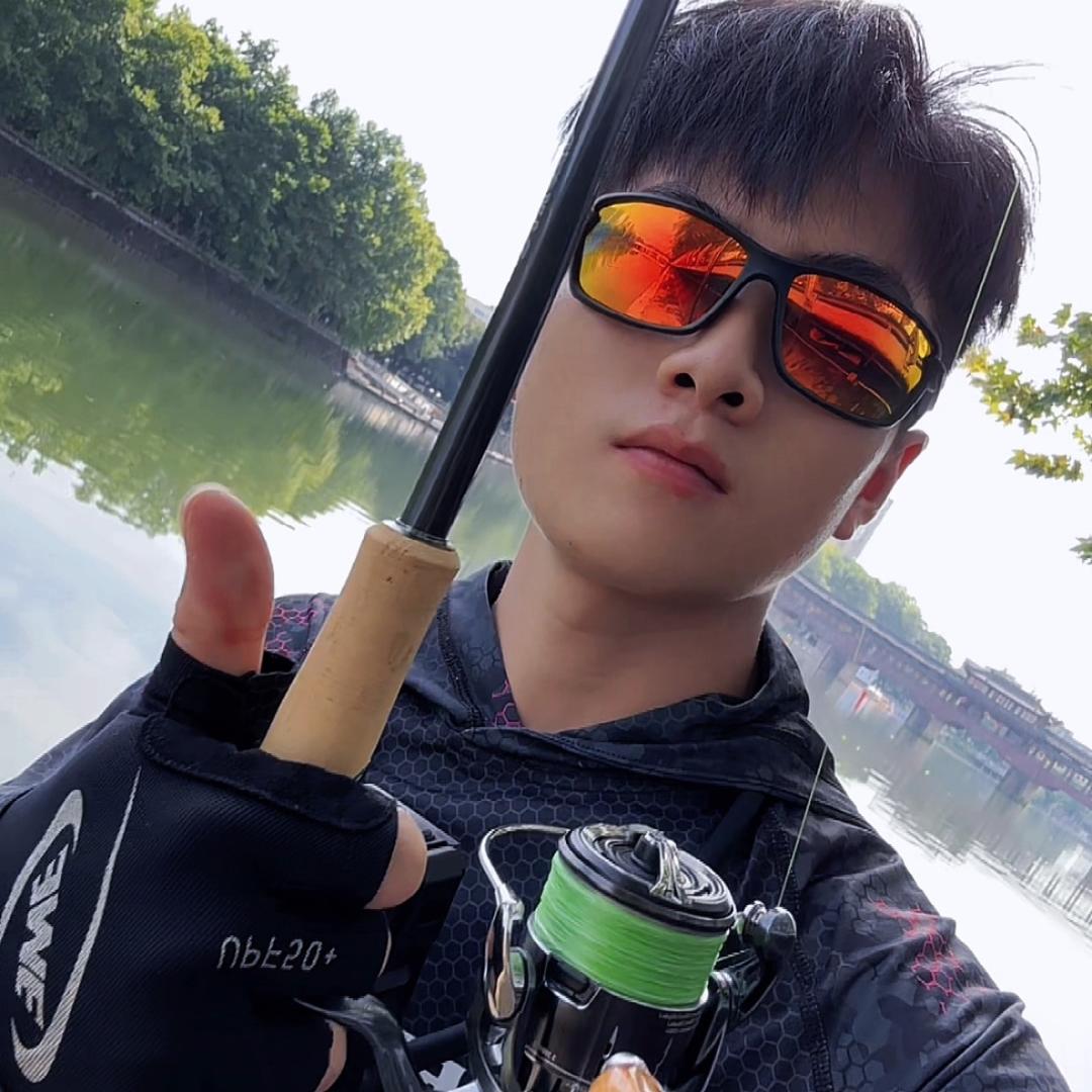 豆爱路亚🎣-啊亮