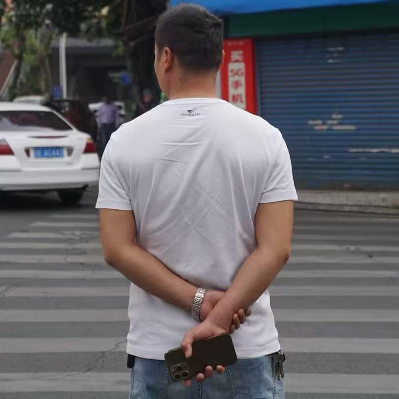三哥不是哥
