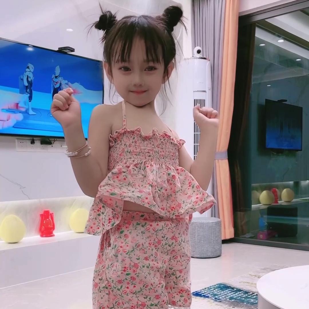 抖音号:58645078简介:9969976996两个孩子的宝妈93 05