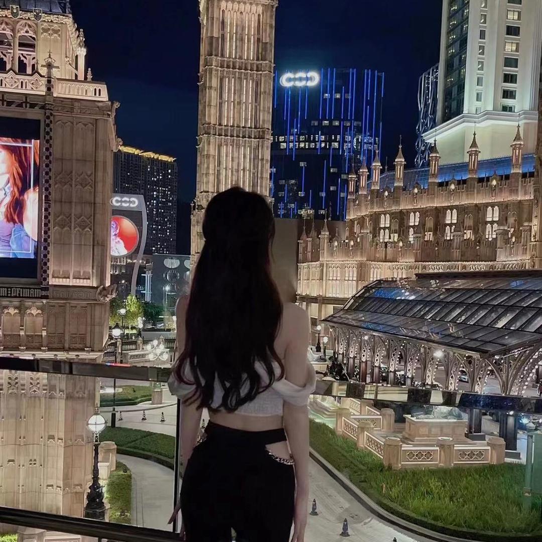 璐璐小魔女
