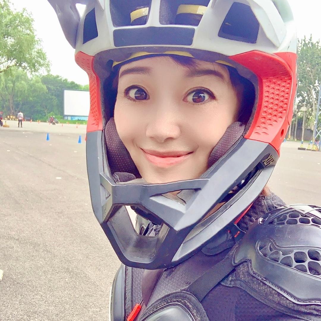 机车骑士笑笑