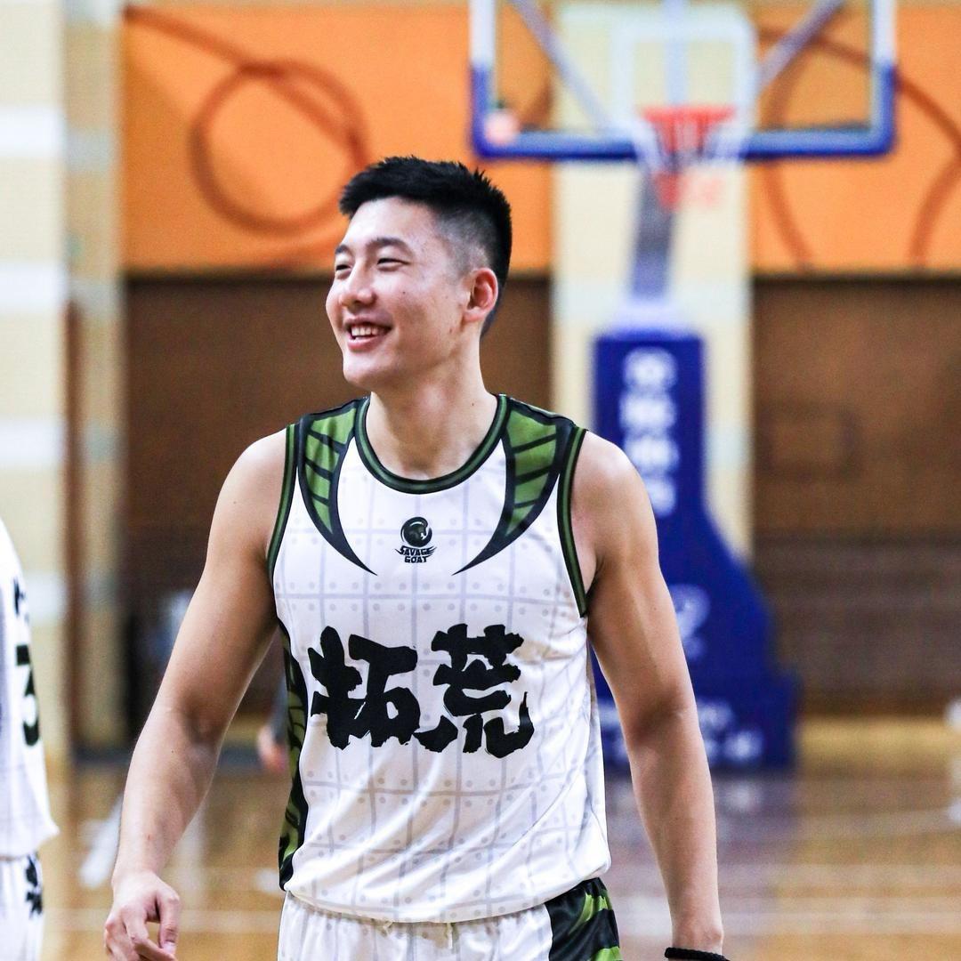 超级草根🏀魏师傅@抖音