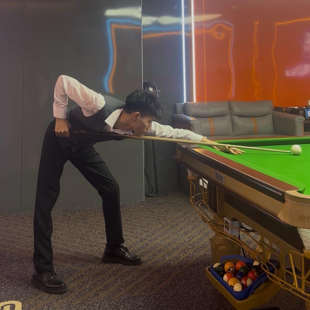 小黑台球🎱