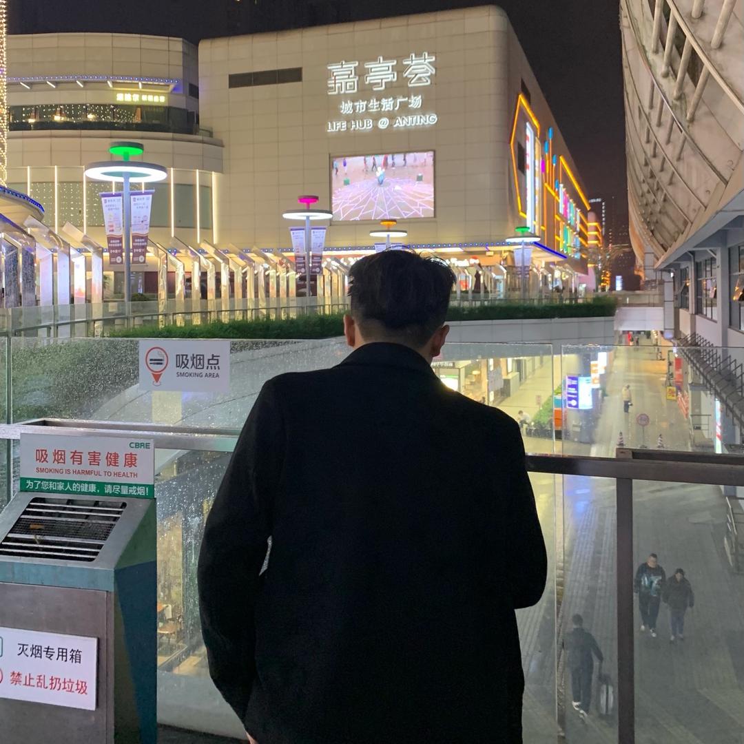 海底的山