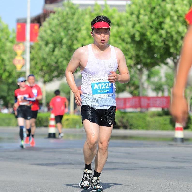 跑不瘦的小崔哥