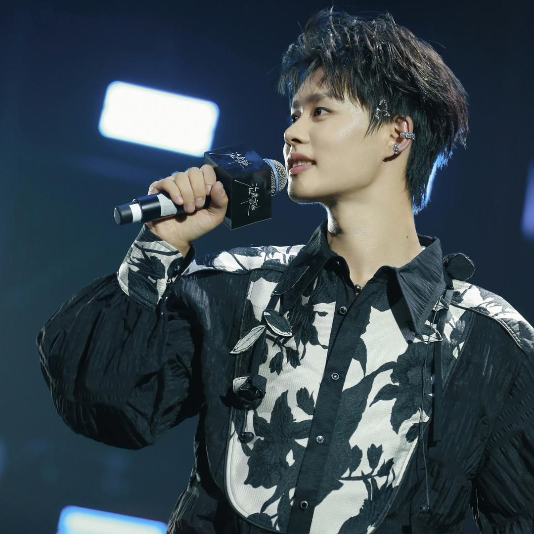 艾萍🦈（见面会版）大鲤鱼