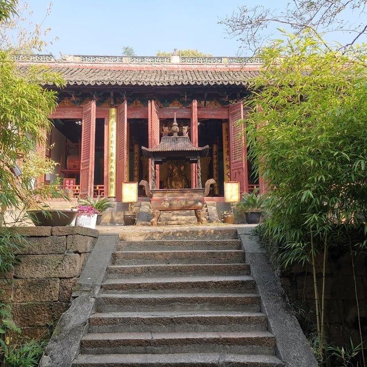 刘师傅在山下