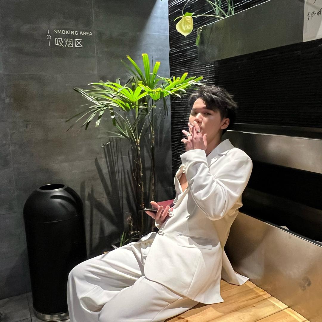 岳阳染发小王子-沐阳