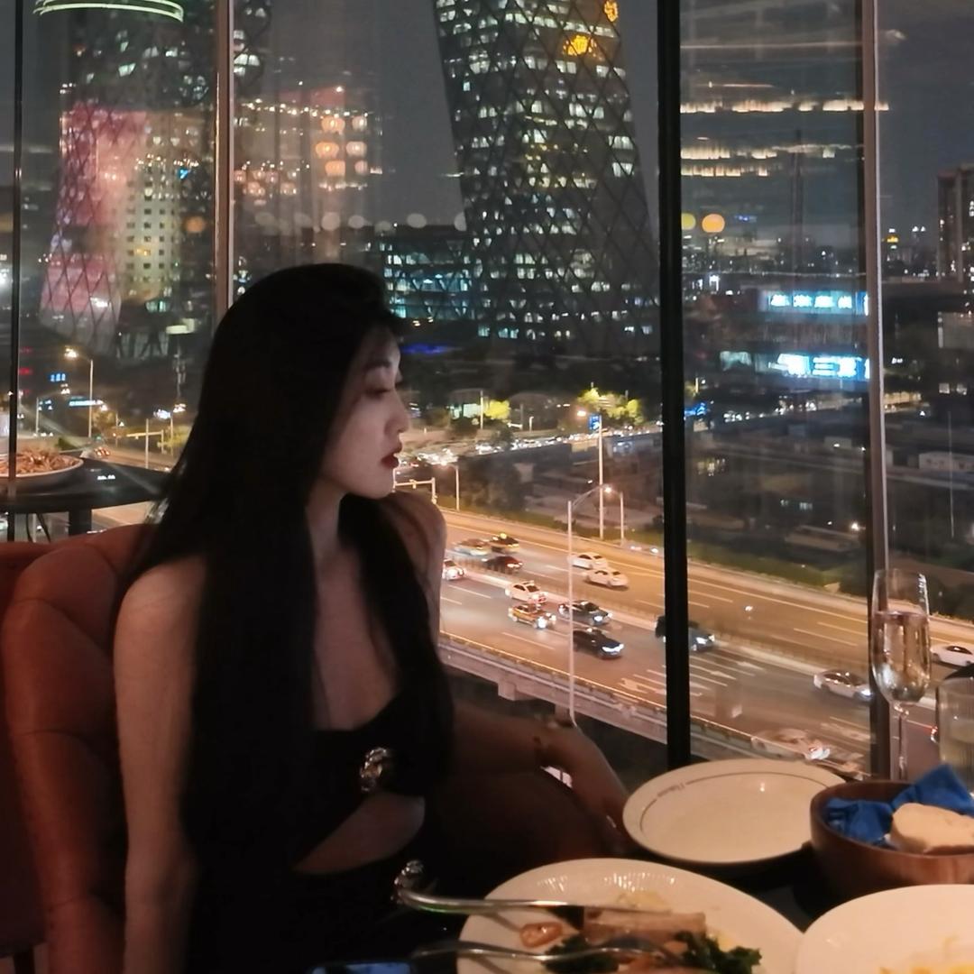爱美李女士