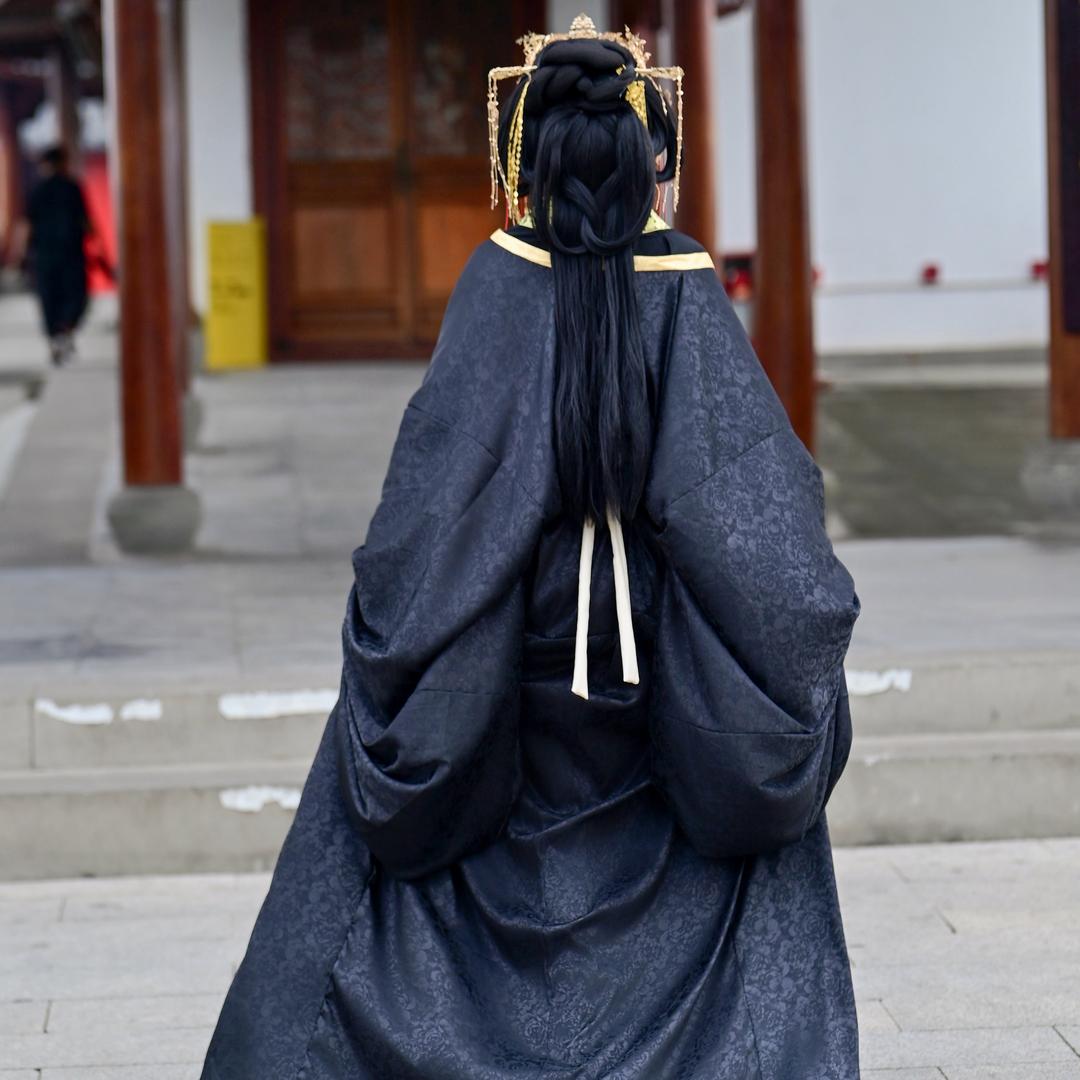 穿越旅拍化妆师
