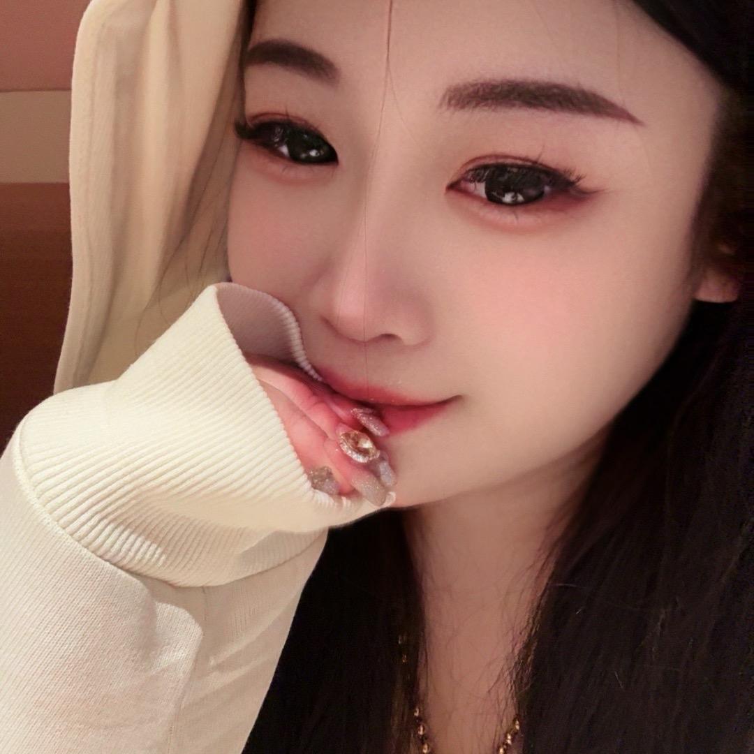 闻小欠 欠欠的