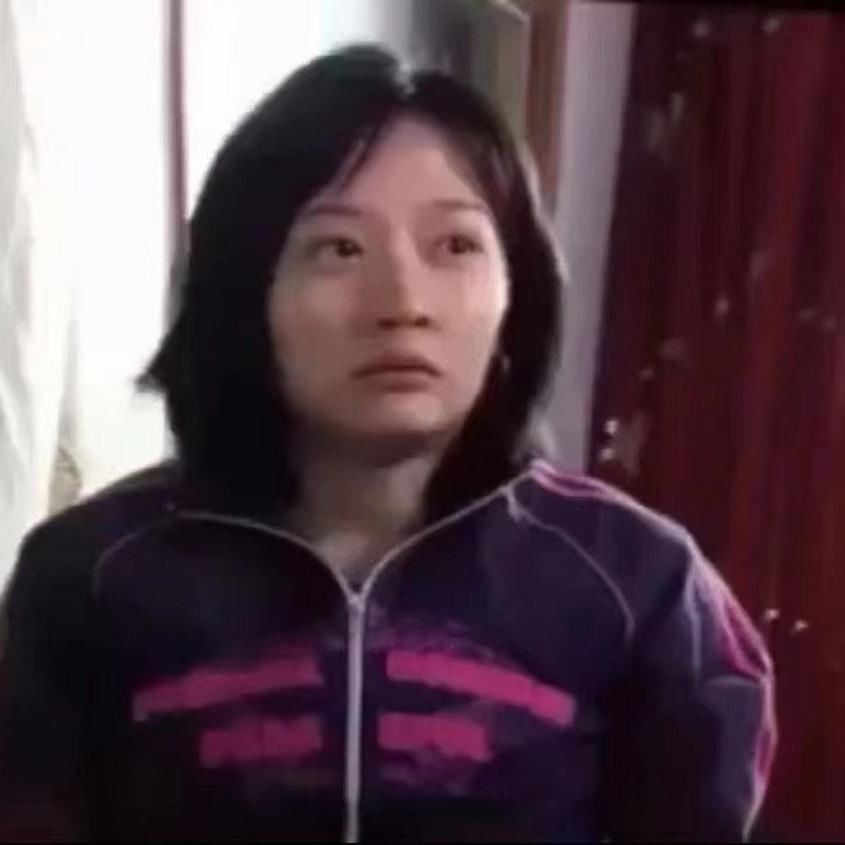 杂草丛生的小颖