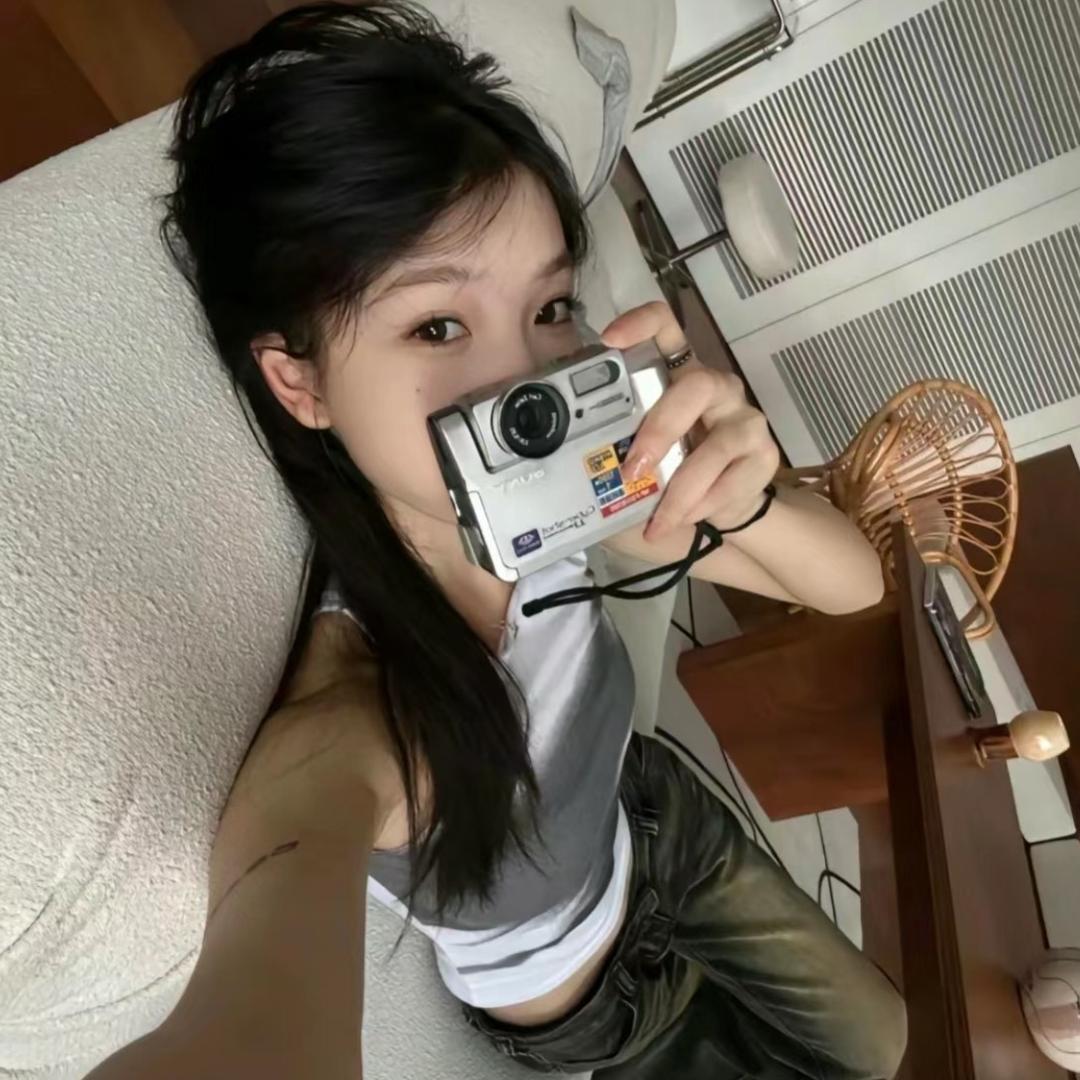 亻亭