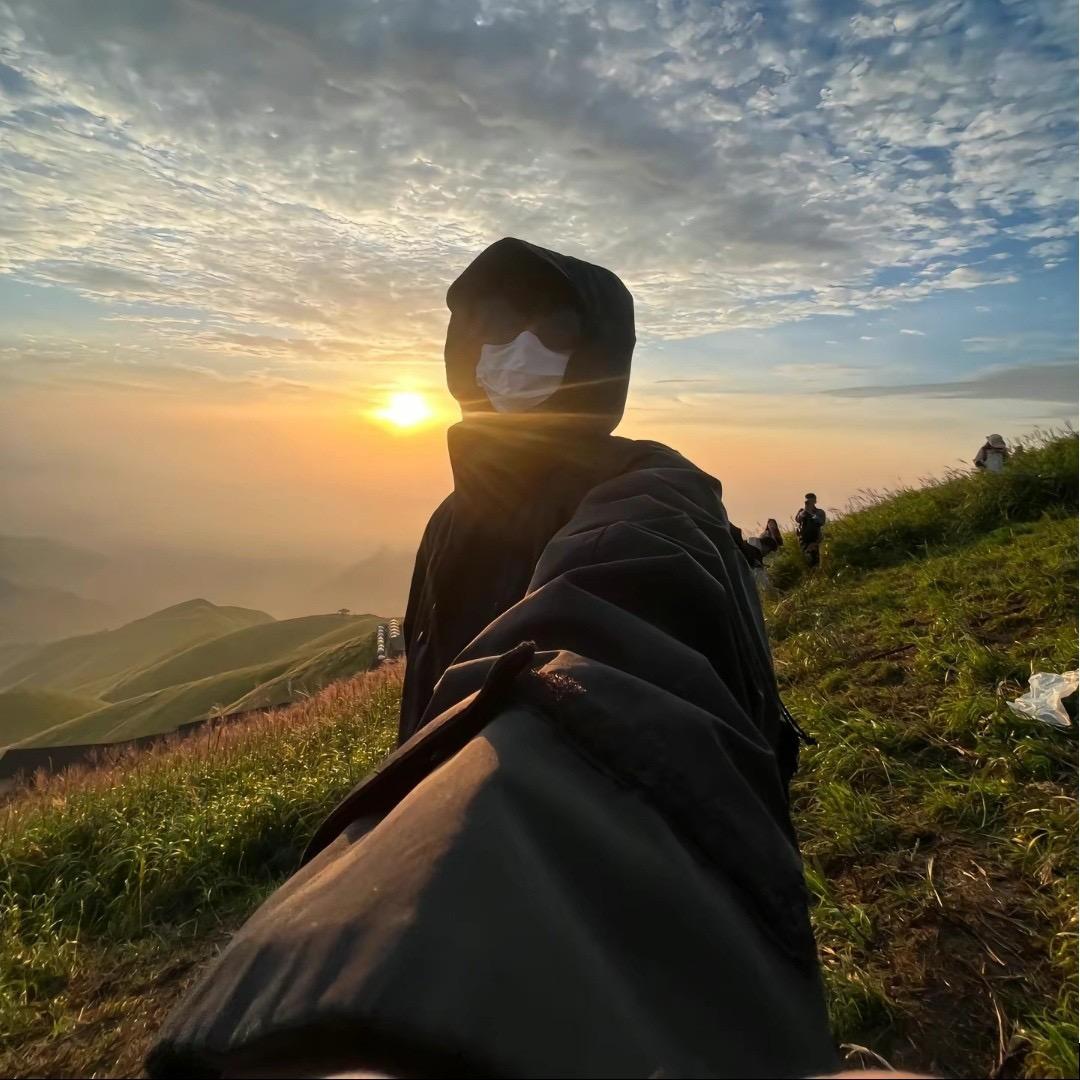 你好 我有一个帽衫