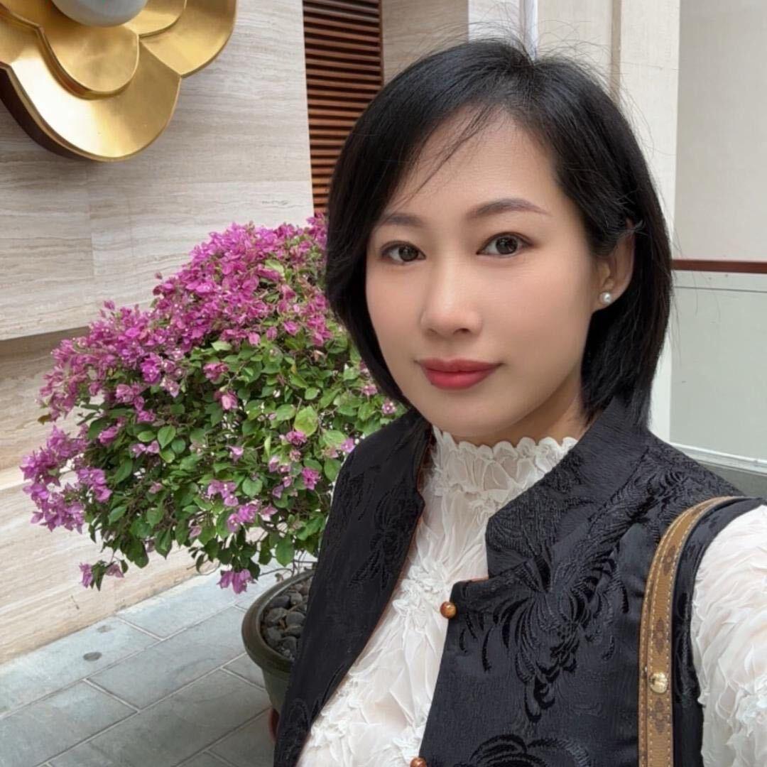 陈 昕