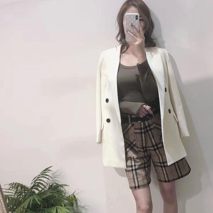 🧸ྀ_吕小姐