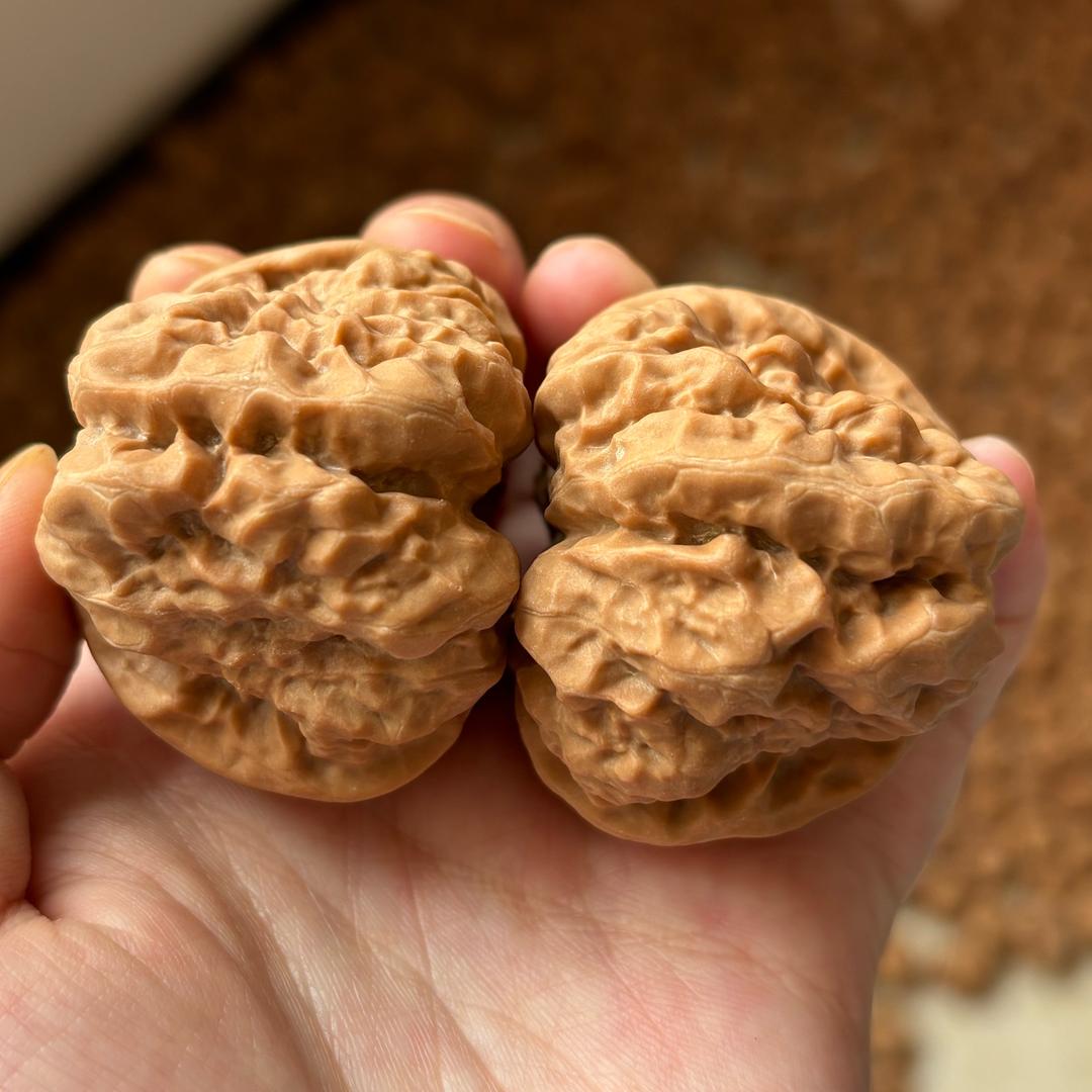 乔梁文玩核桃梁亩地