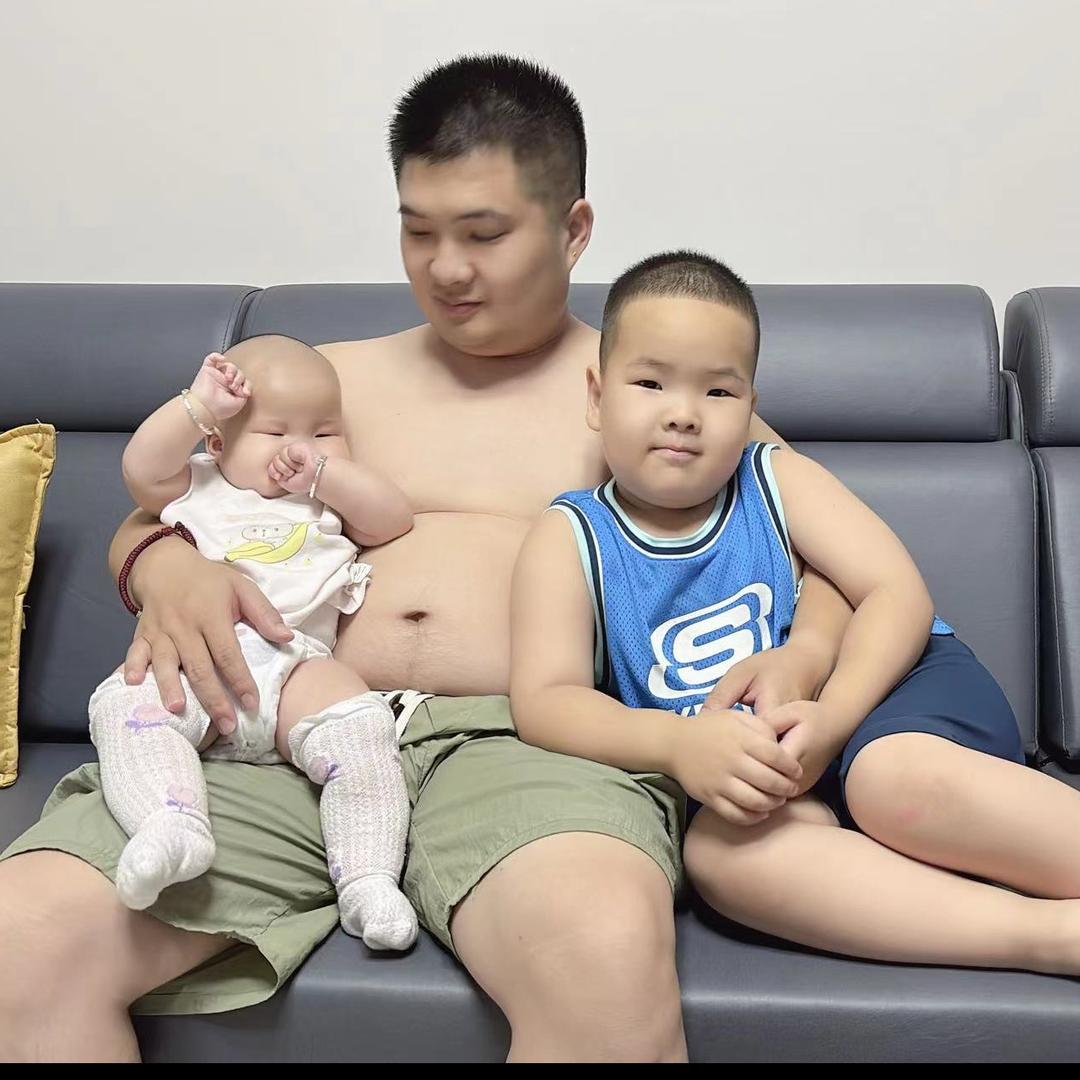 闫少^_^洋洋和玥玥