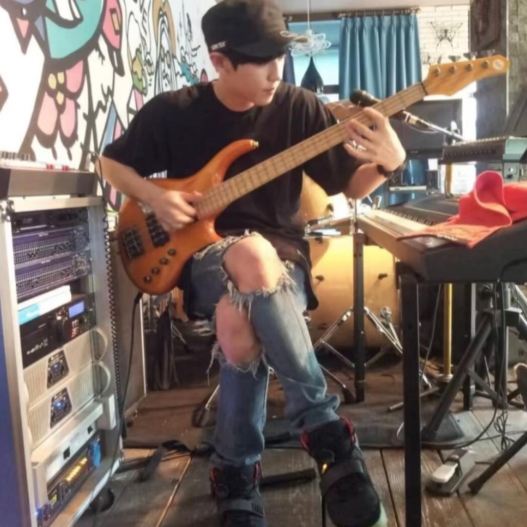 ￴ ￴ ￴￴￴ ￴￴ ￴ ￴