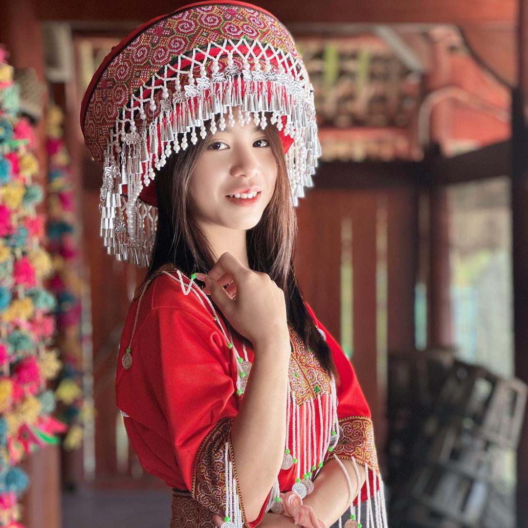瑶族妹妹爱跳舞