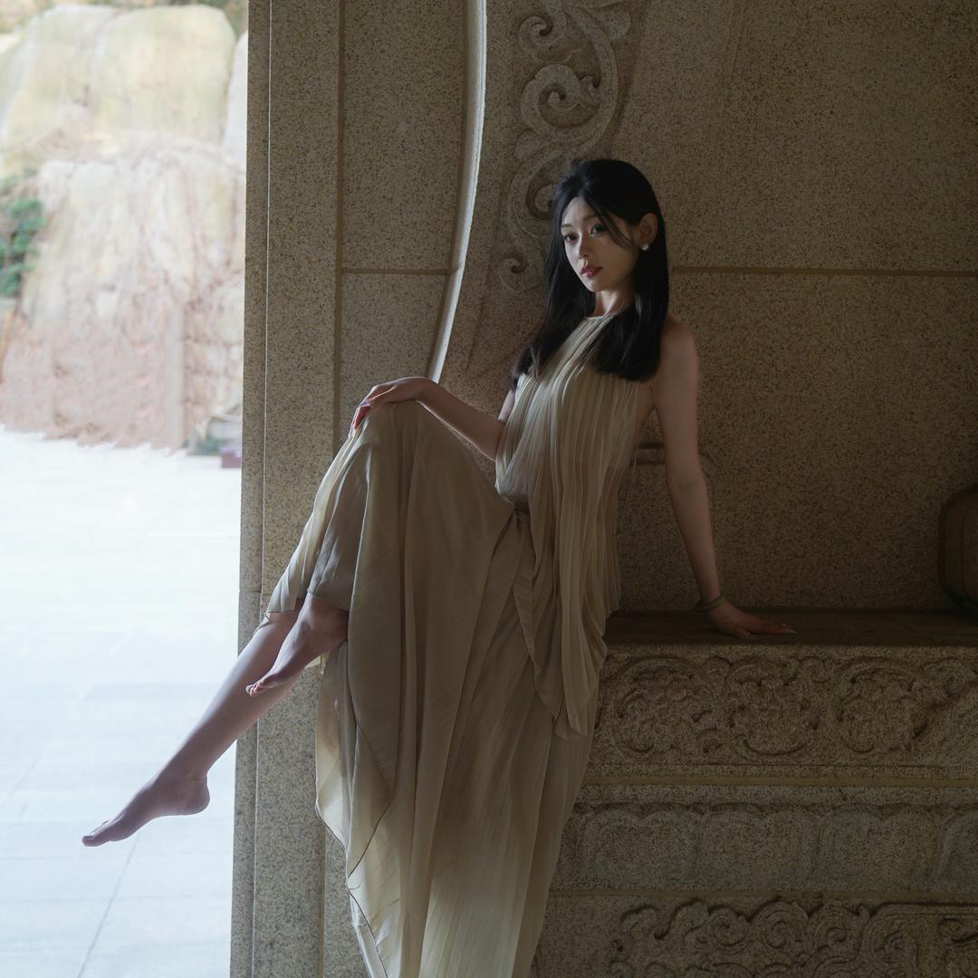 赵无极.