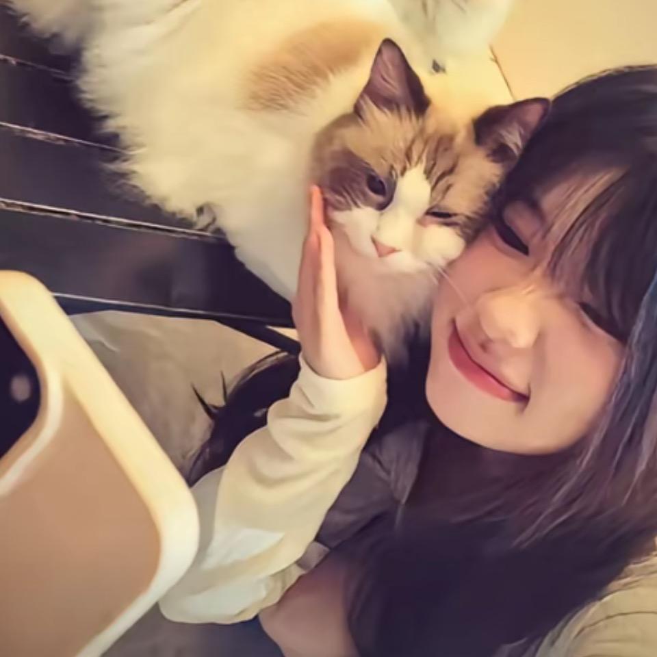 小小婷^