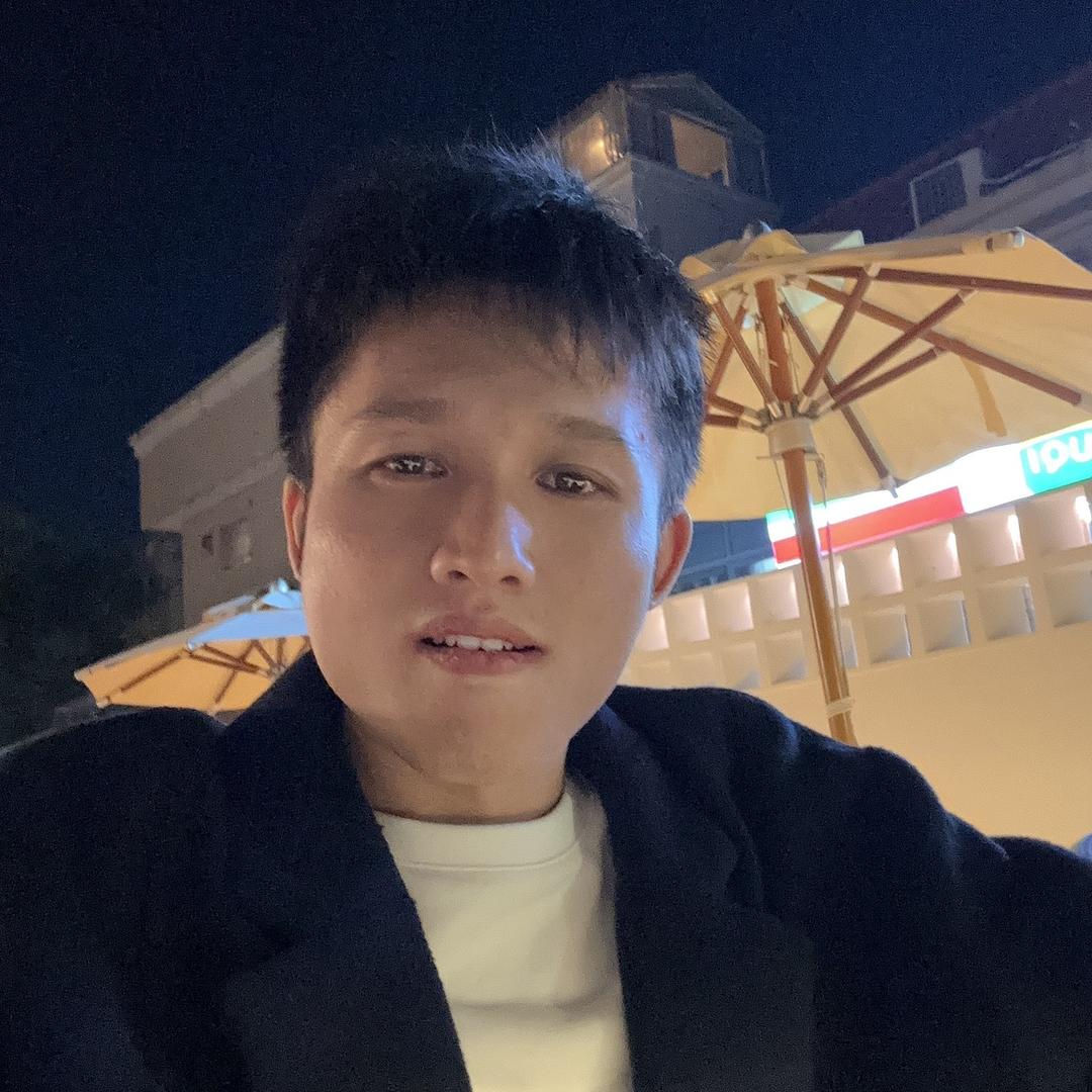 叫我唐叔叔吧。