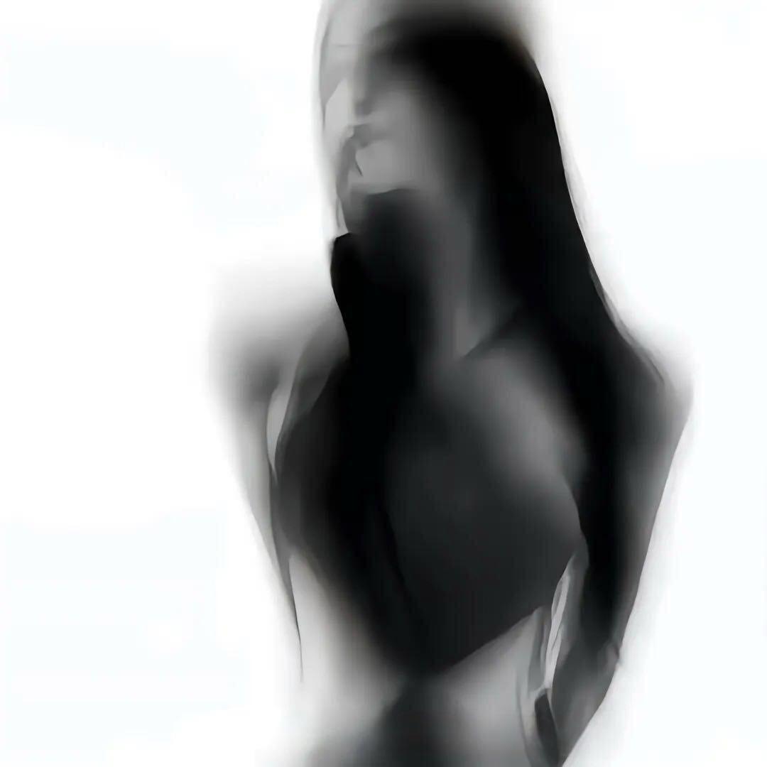 Q .