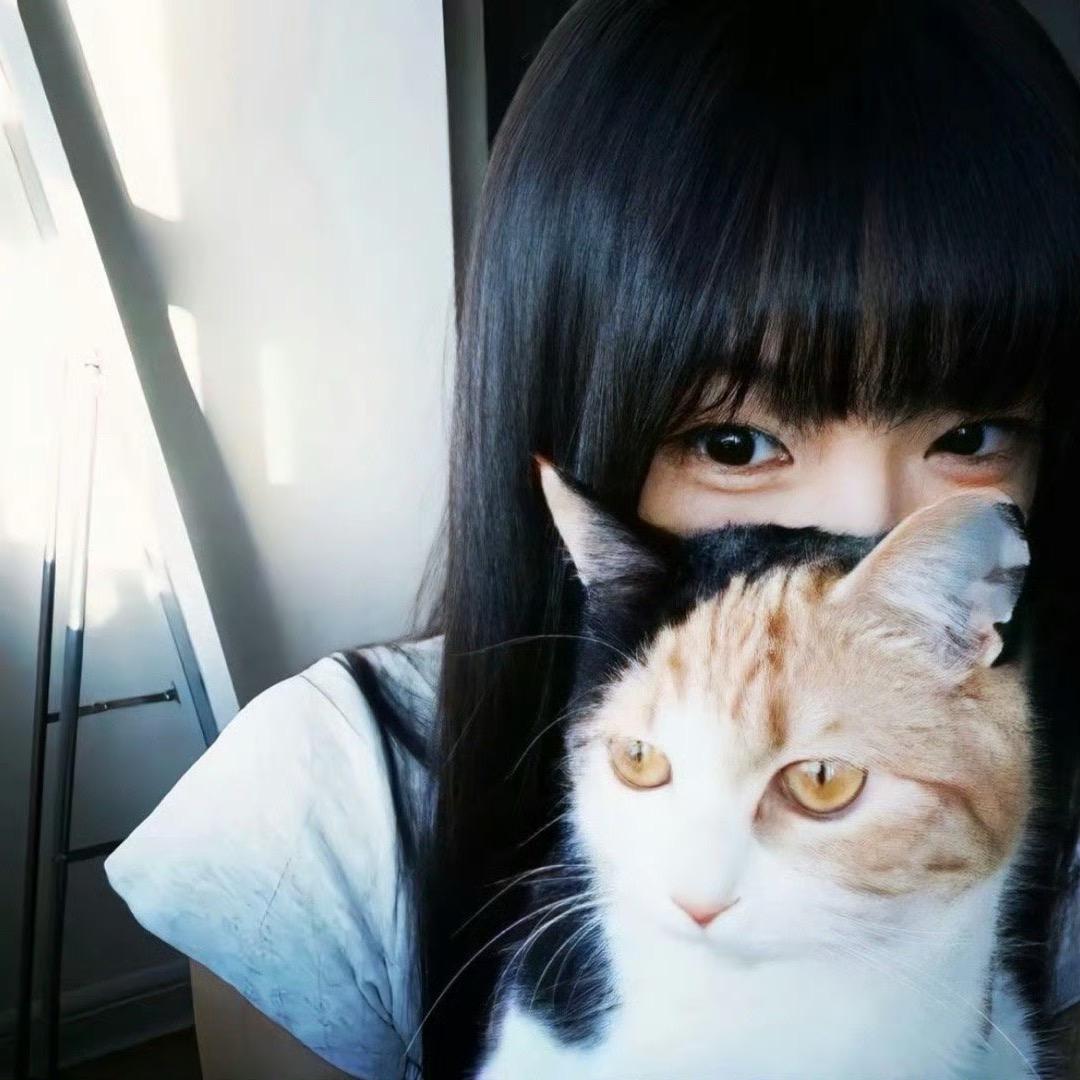 小猫耶耶Milikiyehh