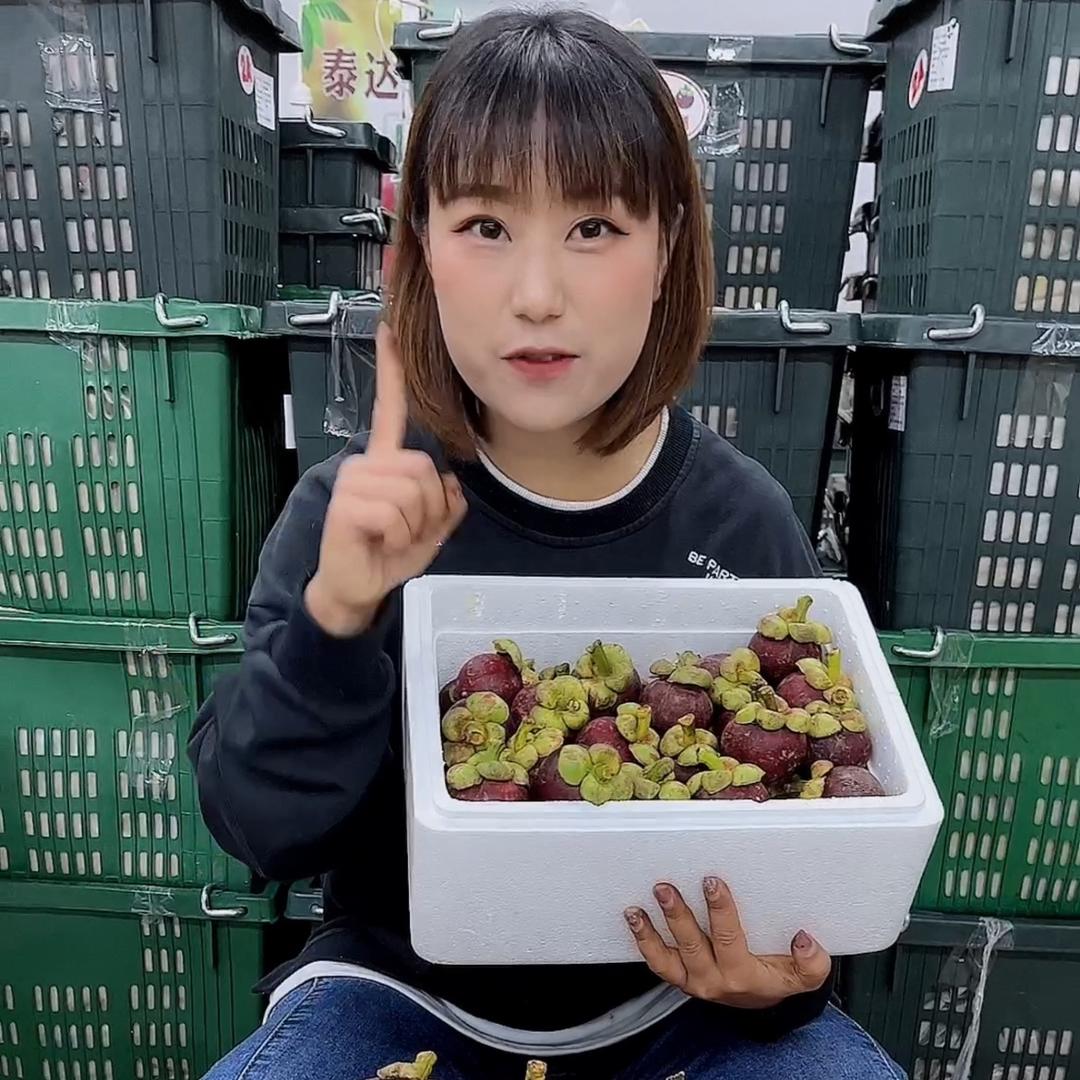 小李爱吃水果