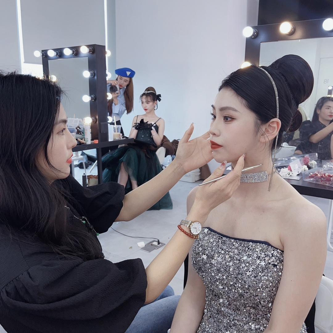 🌸花儿美妆工作室
