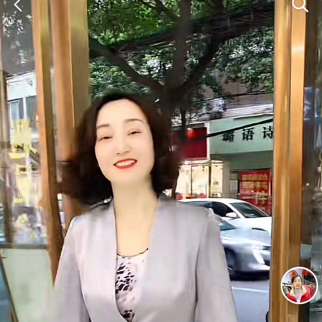 宜宾仁和街42号《姿袖》香香
