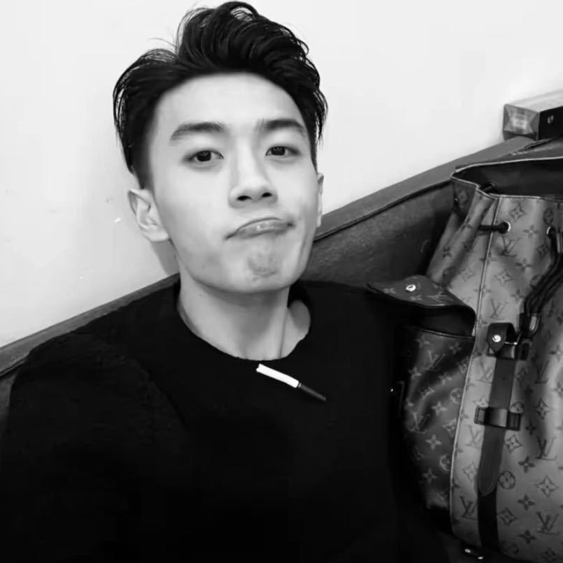 李宁博
