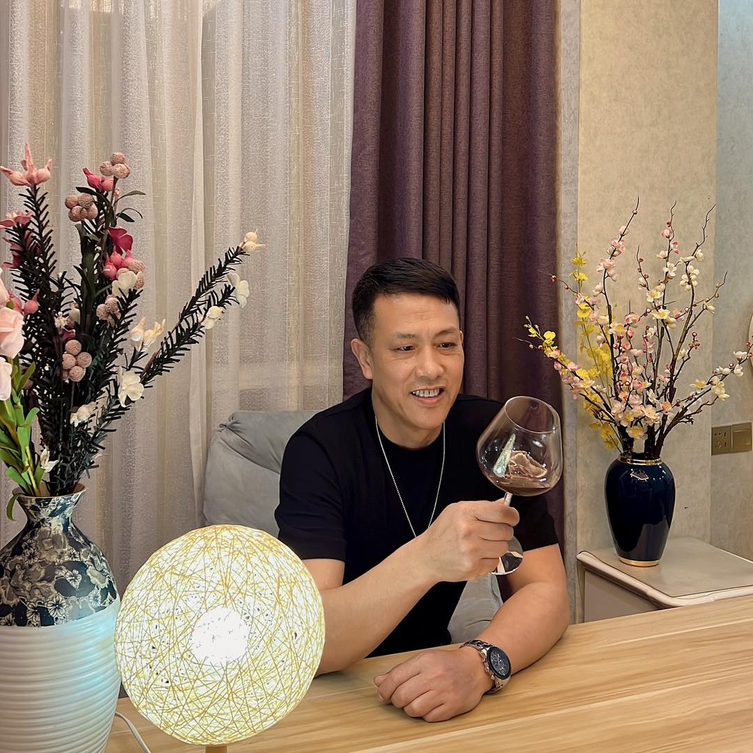 锦蛟飞腾（本人仅此帐号其它帐号均为冒充）