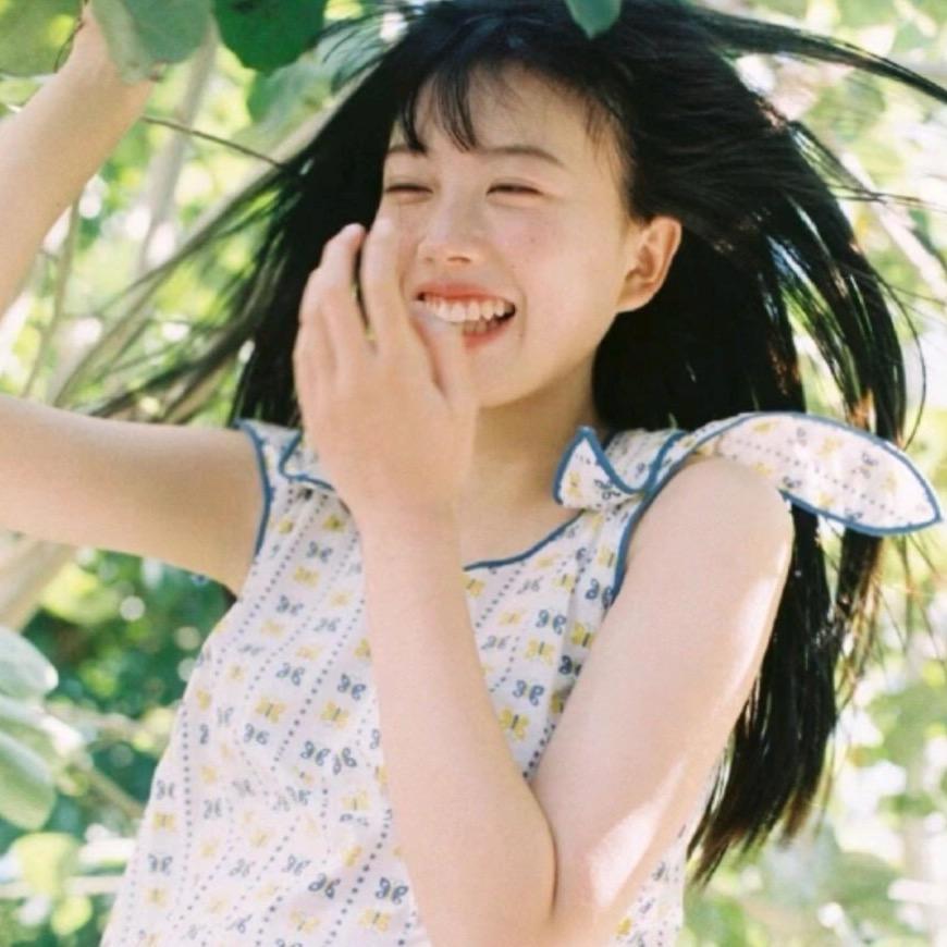 花海里的猫(摄影师)