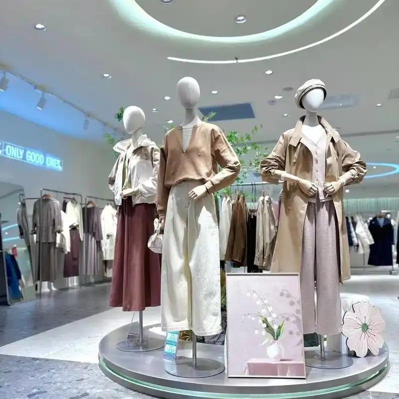 英姐服装工厂店