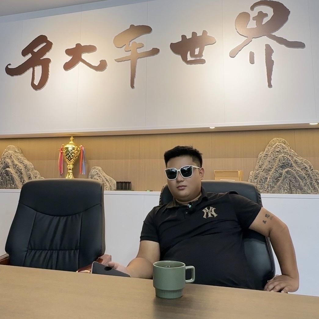 新沂市名大二手车交易市场