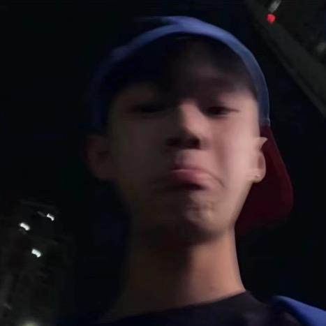 李想.
