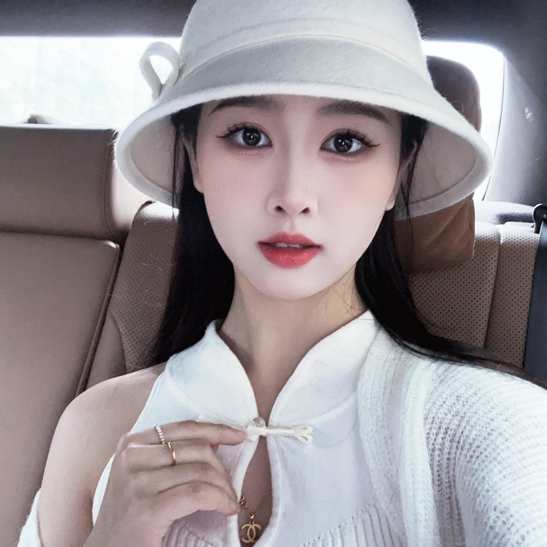小菲菲.