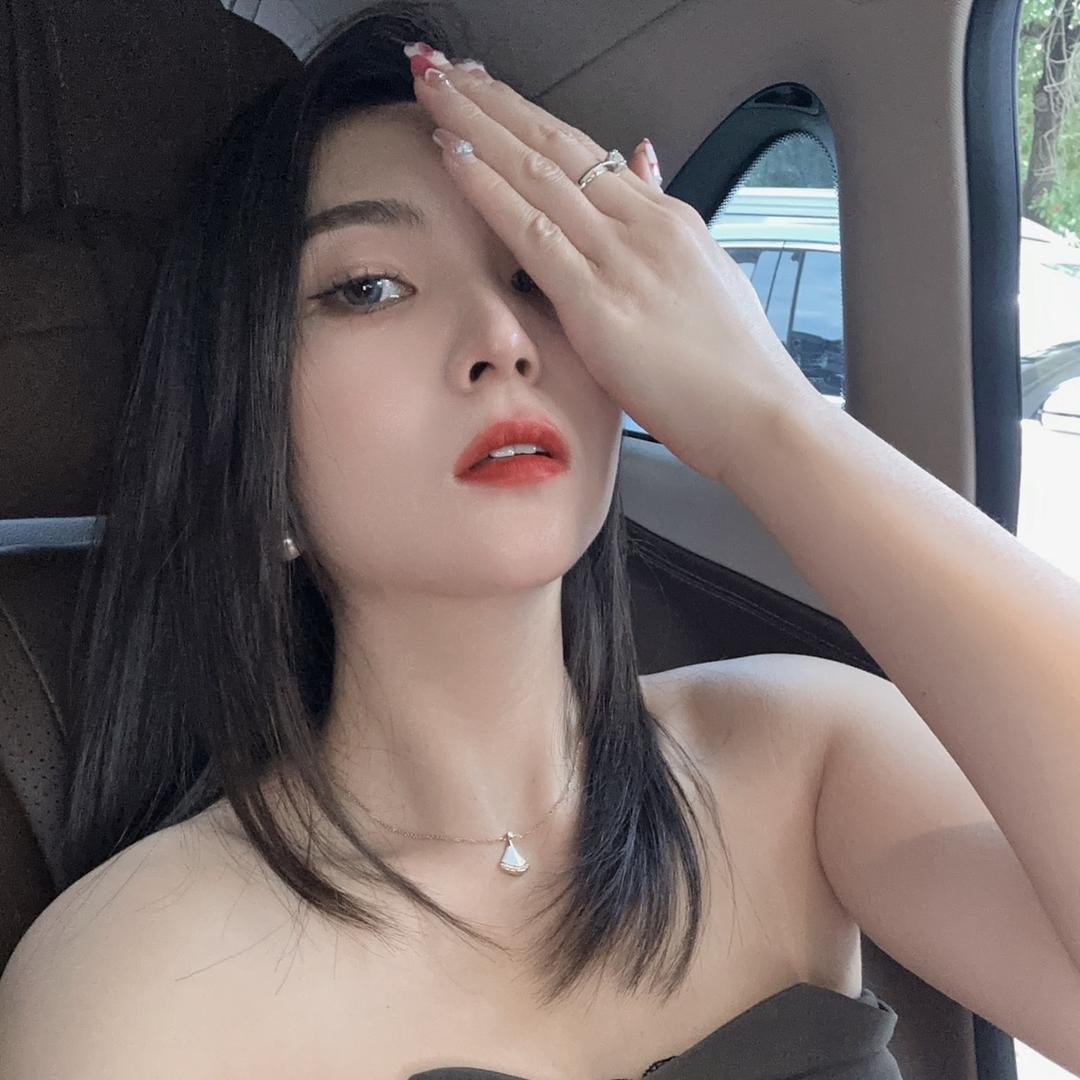 一擀面杖老板娘