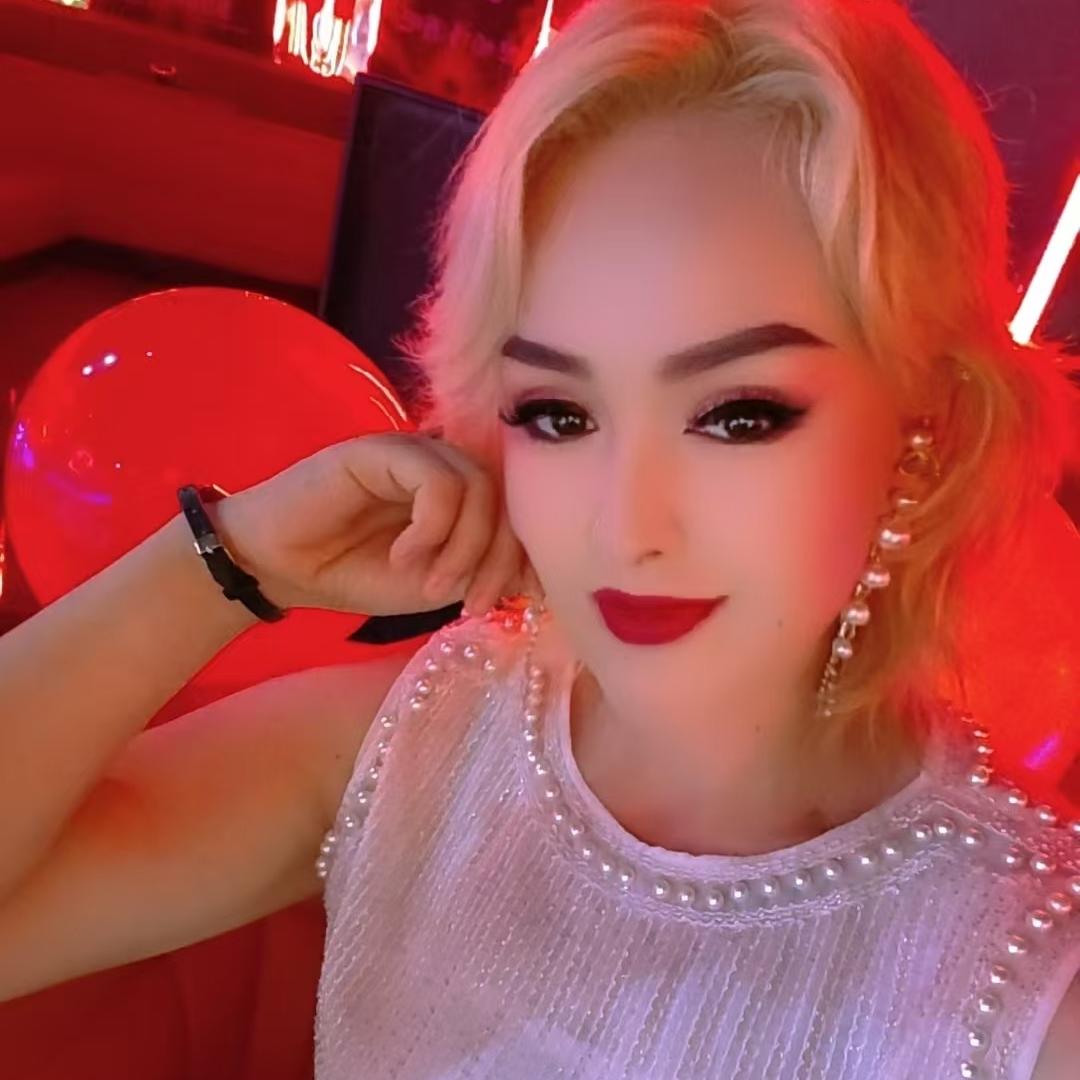 UZZ 女装