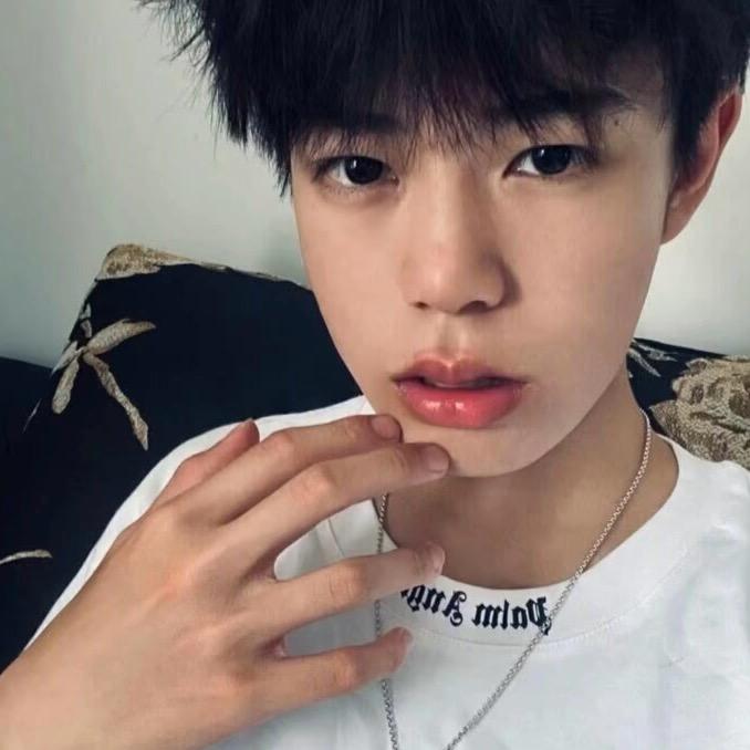 齵